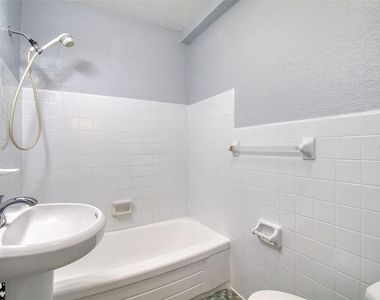 3315 58th Avenue S - Photo Thumbnail 12