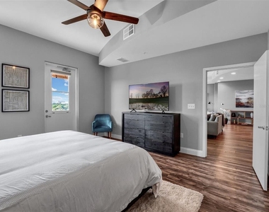 525 E Jackson Street - Photo Thumbnail 20
