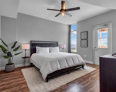 525 E Jackson Street - Photo Thumbnail 18