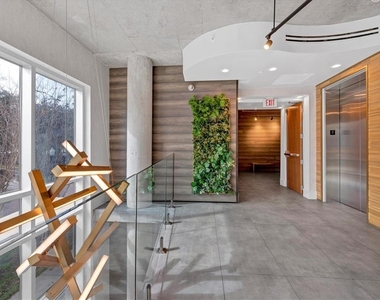 525 E Jackson Street - Photo Thumbnail 10