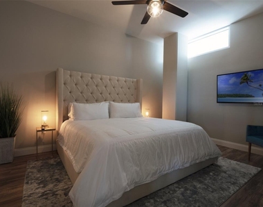 525 E Jackson Street - Photo Thumbnail 26