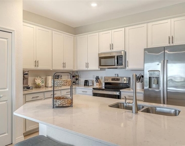 12180 Wellen Golf Street - Photo Thumbnail 11