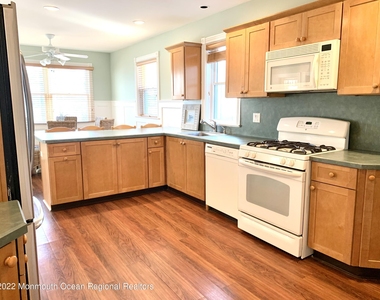 209 4th Avenue - Photo Thumbnail 10