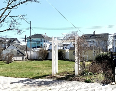 209 4th Avenue - Photo Thumbnail 22