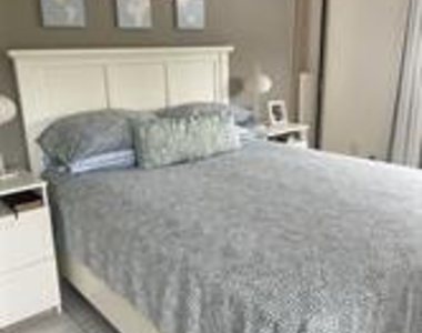 2821 Somerset Drive - Photo Thumbnail 4