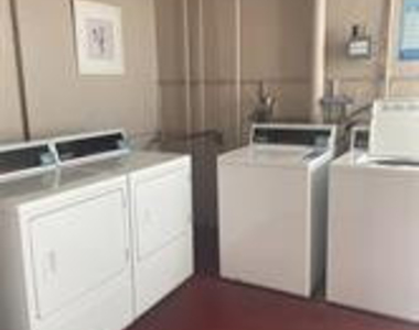 2821 Somerset Drive - Photo Thumbnail 15