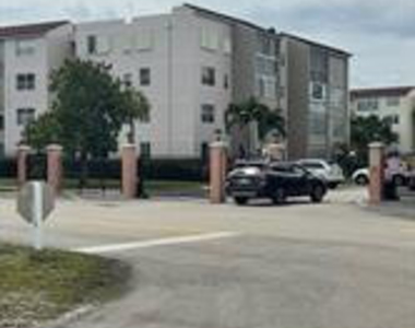 2821 Somerset Drive - Photo Thumbnail 13