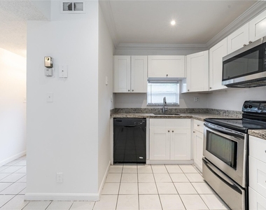 8940 S Hollybrook Boulevard - Photo Thumbnail 13