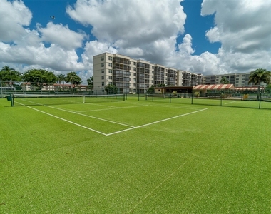 8940 S Hollybrook Boulevard - Photo Thumbnail 38