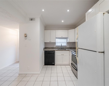 8940 S Hollybrook Boulevard - Photo Thumbnail 14