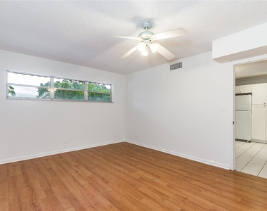 8940 S Hollybrook Boulevard - Photo Thumbnail 6