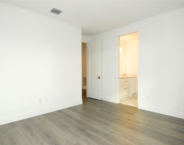 1435 Sw 23rd Street - Photo Thumbnail 22
