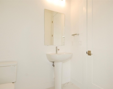 1435 Sw 23rd Street - Photo Thumbnail 8