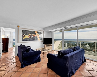 2841 N Ocean Boulevard - Photo Thumbnail 3