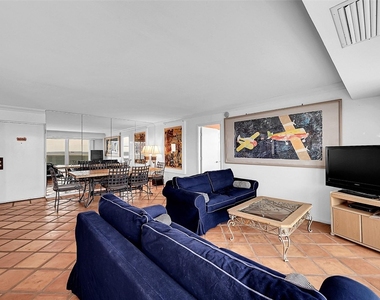 2841 N Ocean Boulevard - Photo Thumbnail 4