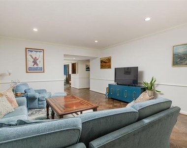 6126 Averill Way - Photo Thumbnail 3