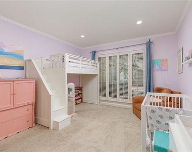6126 Averill Way - Photo Thumbnail 20