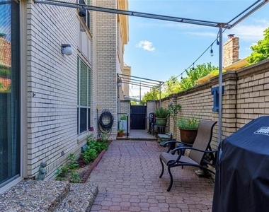6126 Averill Way - Photo Thumbnail 23