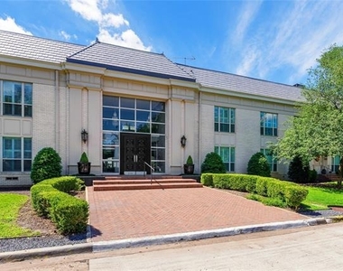 6126 Averill Way - Photo Thumbnail 25