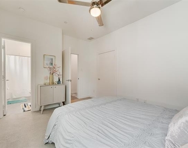 4705 Bryan Street - Photo Thumbnail 20