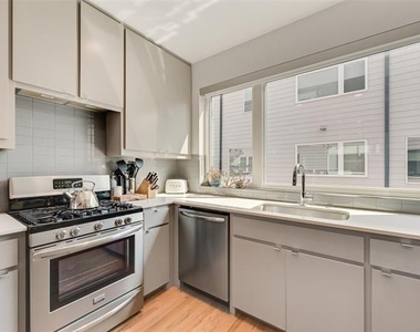 4705 Bryan Street - Photo Thumbnail 11