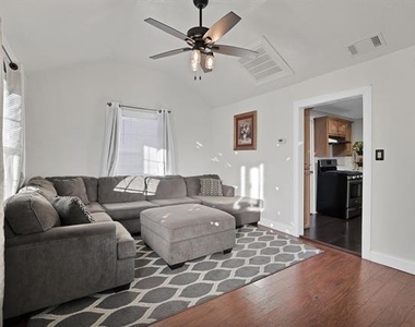 209 N Texas Street - Photo Thumbnail 7
