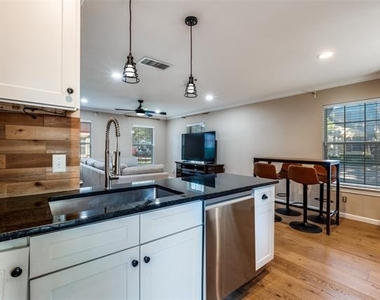 4703 Bradford Drive - Photo Thumbnail 8