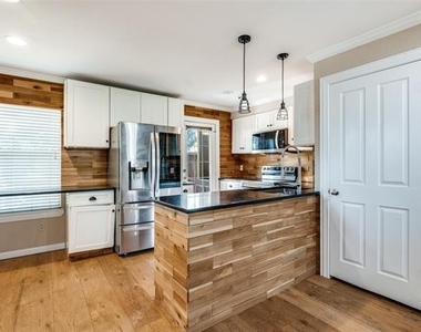 4703 Bradford Drive - Photo Thumbnail 7