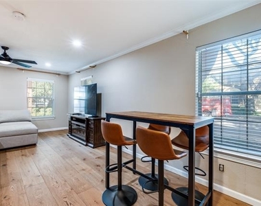 4703 Bradford Drive - Photo Thumbnail 5
