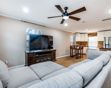 4703 Bradford Drive - Photo Thumbnail 4