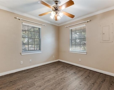 4703 Bradford Drive - Photo Thumbnail 9