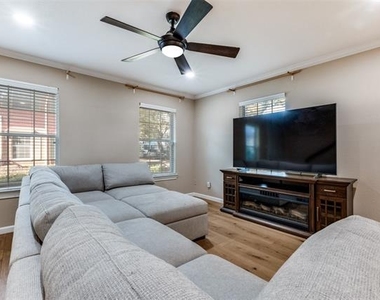 4703 Bradford Drive - Photo Thumbnail 3