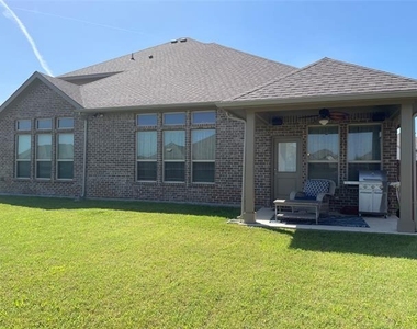 1100 Whispering Hill Drive - Photo Thumbnail 28