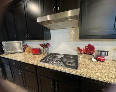 1100 Whispering Hill Drive - Photo Thumbnail 6