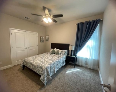 1100 Whispering Hill Drive - Photo Thumbnail 13