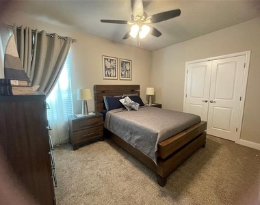 1100 Whispering Hill Drive - Photo Thumbnail 12