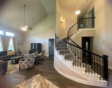 1100 Whispering Hill Drive - Photo Thumbnail 15