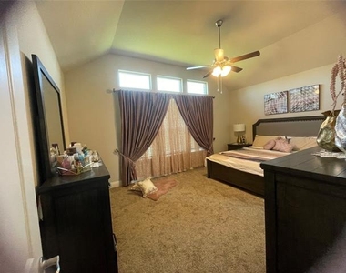 1100 Whispering Hill Drive - Photo Thumbnail 20