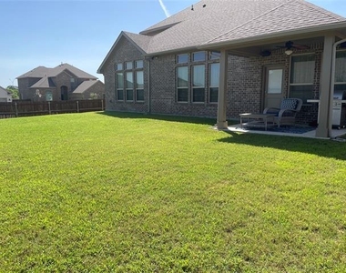1100 Whispering Hill Drive - Photo Thumbnail 27