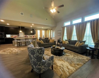 1100 Whispering Hill Drive - Photo Thumbnail 7