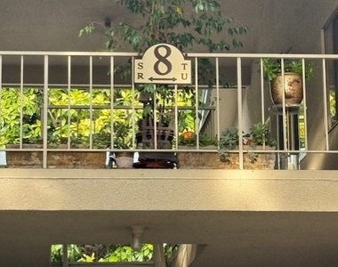8 Via Castilla - Photo Thumbnail 1