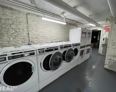 106 E 81st St - Photo Thumbnail 4