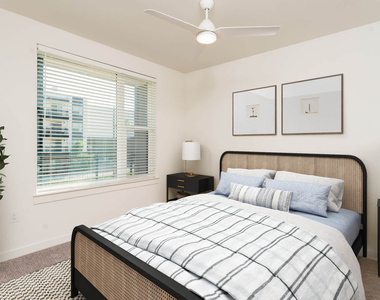 411 W Commerce St - Photo Thumbnail 22