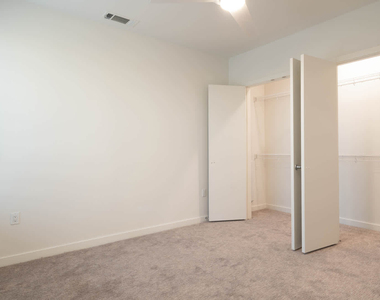 411 W Commerce St - Photo Thumbnail 24