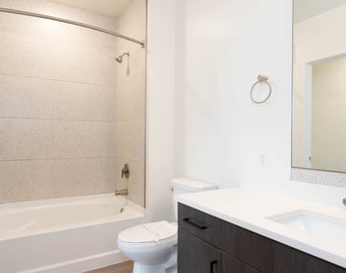 411 W Commerce St - Photo Thumbnail 17