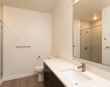 411 W Commerce St - Photo Thumbnail 58