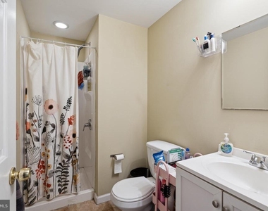 1611 N 17th Street - Photo Thumbnail 7