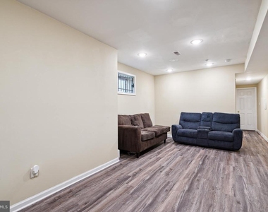 1611 N 17th Street - Photo Thumbnail 2