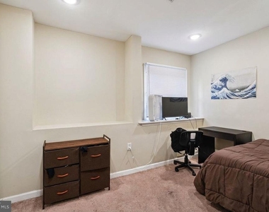 1611 N 17th Street - Photo Thumbnail 14