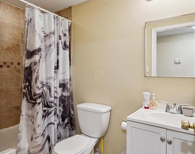 1611 N 17th Street - Photo Thumbnail 11